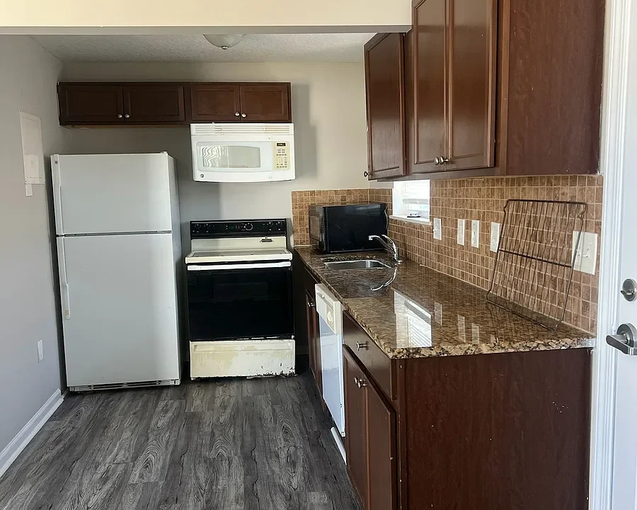 0d1e8e22e6b6a410c7e772758f0a7757-rentals_large_1200_1200