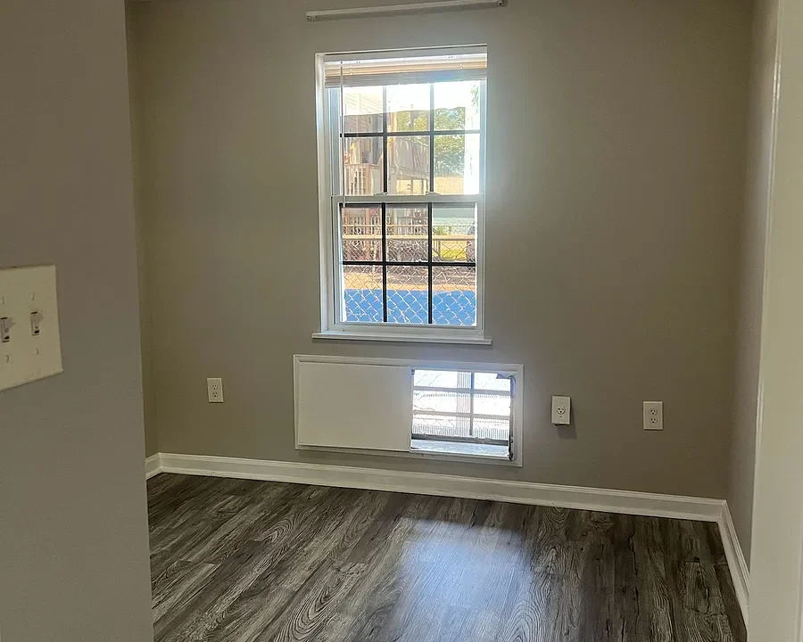 1d42b536e852674511007984dbc8052f-rentals_large_1200_1200