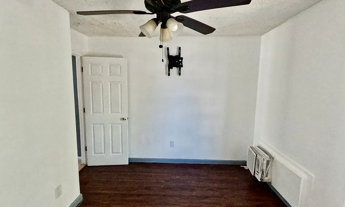 2e66c83fc9afd5ad68488fa88ea888b3-rentals_large_1200_1200