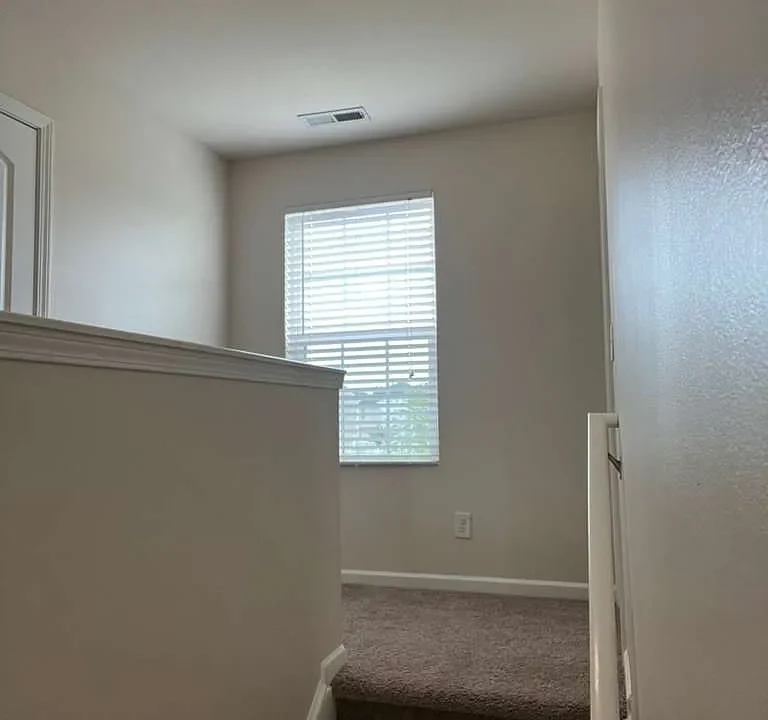 7f20c778d09cdee65f16ff3d6fa144f6-uncropped_scaled_within_1536_1152