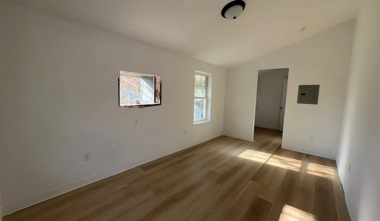 903a5a8ad6112e0fac2cfdfc998faaad-uncropped_scaled_within_1536_1152