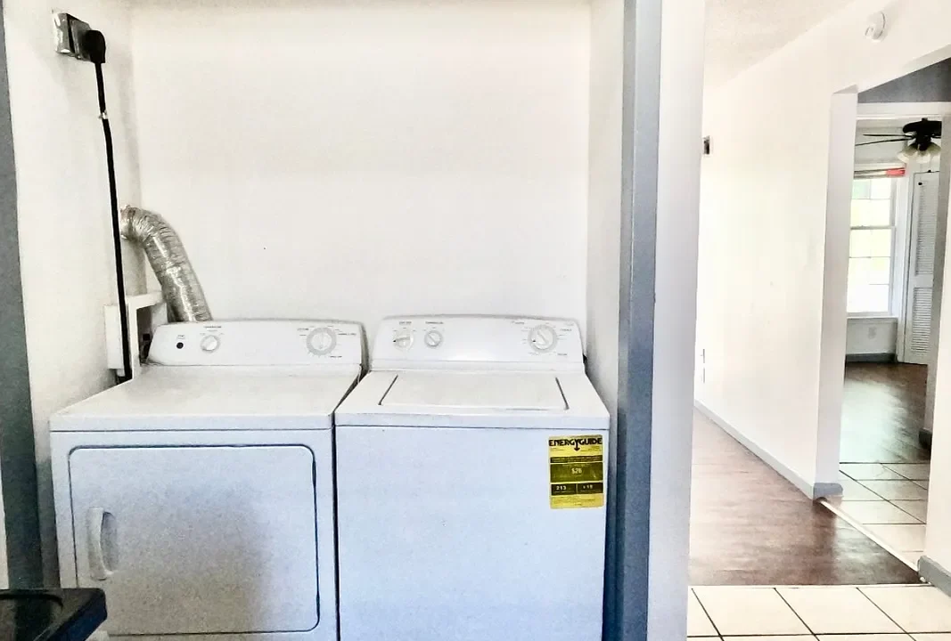 bc07822d4800c105c06f7c8223f5460e-rentals_large_1200_1200