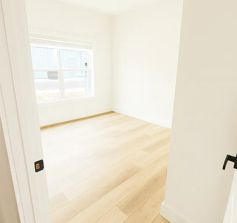 c6971bfd41d262b4c7387db3b933744e-uncropped_scaled_within_1536_1152