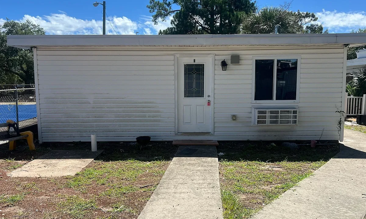 cc2ed4826868389949149e7a3e9f59e0-rentals_large_1200_1200