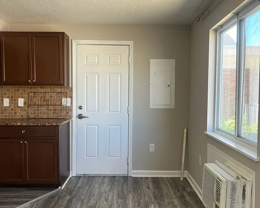 d7bd99e5e035db2855240089a64948b5-rentals_large_1200_1200